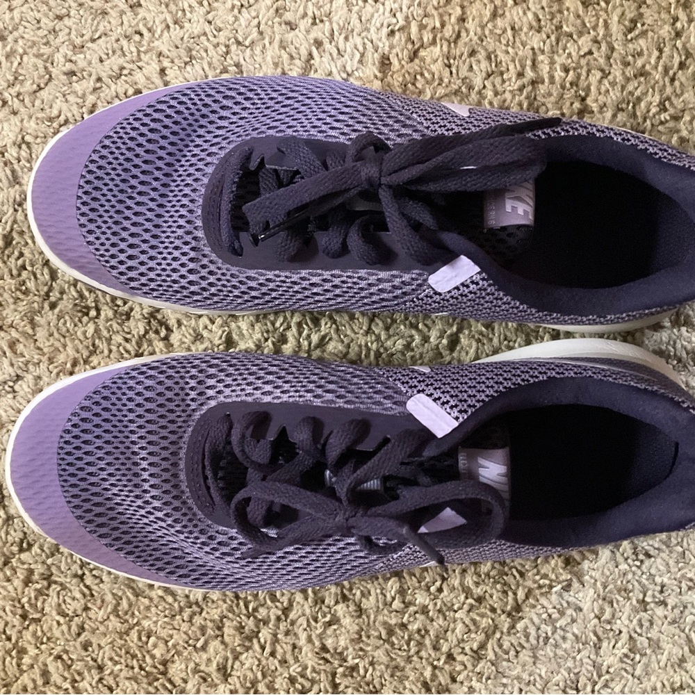 Women’s Nike shoes